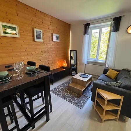 Charmant T2 Au Calme, Parking, Proche Centre Lägenhet *