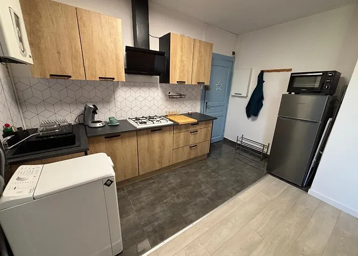 Charmant T2 Au Calme, Parking, Proche Centre Daire *