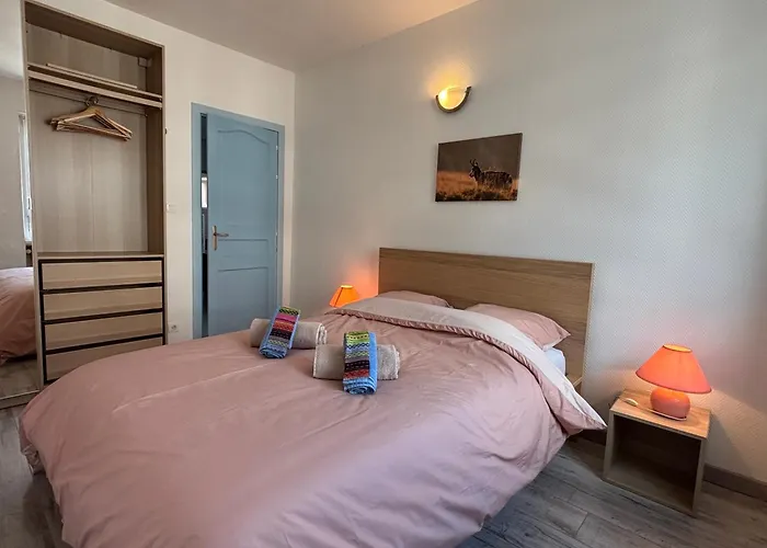 Daire Charmant T2 Au Calme, Parking, Proche Centre