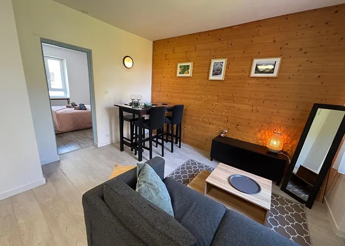 Daire Charmant T2 Au Calme, Parking, Proche Centre *